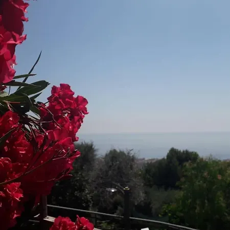 Il Porto Di Benny Alojamento de Acomodação e Pequeno-almoço 3*